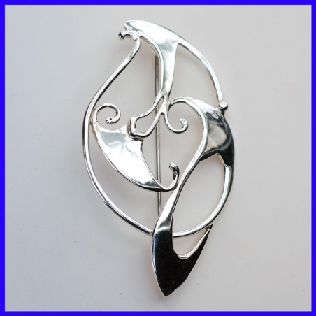 Brooch in pure silver. Jewel of a handmade designer.