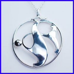 Pendentif fantaisie en argent pur. Bijou de créateur fait-main