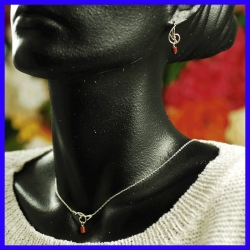 Parure collier boucles d’oreille argent de créateur.