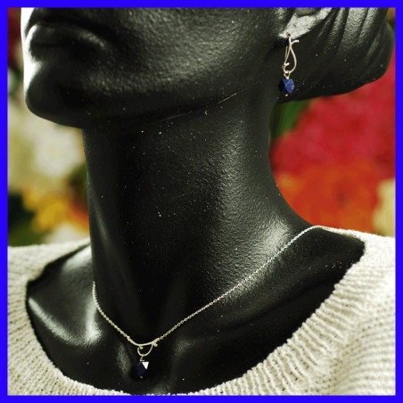 Parure collier boucles d’oreille argent de créateur.