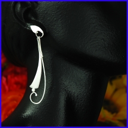 Boucles d’oreilles pendantes en argent Bijou de créateur et artisanale