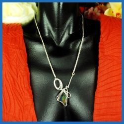 Collier en argent. Pièce unique avec une spectrolite. Bijou de créateur et artisanal.