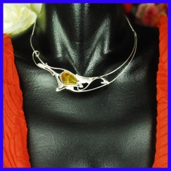 Collier argent et ambre. Bijou de créateur et artisanale. Pièce unique