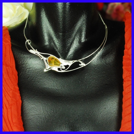 Collier argent et ambre. Bijou de créateur et artisanale. Pièce unique