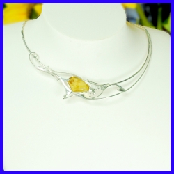 Collier argent et ambre. Bijou de créateur et artisanale. Pièce unique