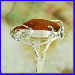 Bague en argent fait main. Bijou de créateur et artisanale. Pièce unique.