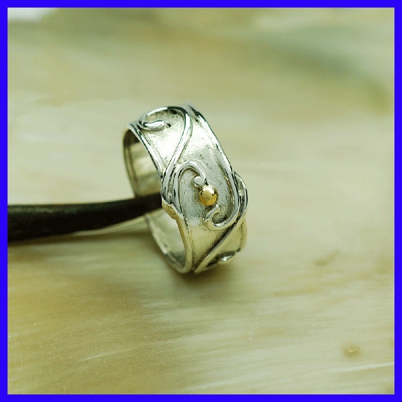 Silver ring for men created by a solid silver jeweller. This original jewel is limited to 8 pieces.